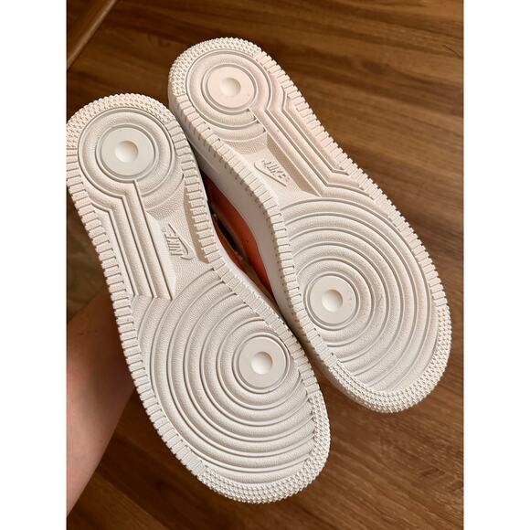 Nike Women's Pastel Gradient Low-Top Sneakers - Picture 5 of 6